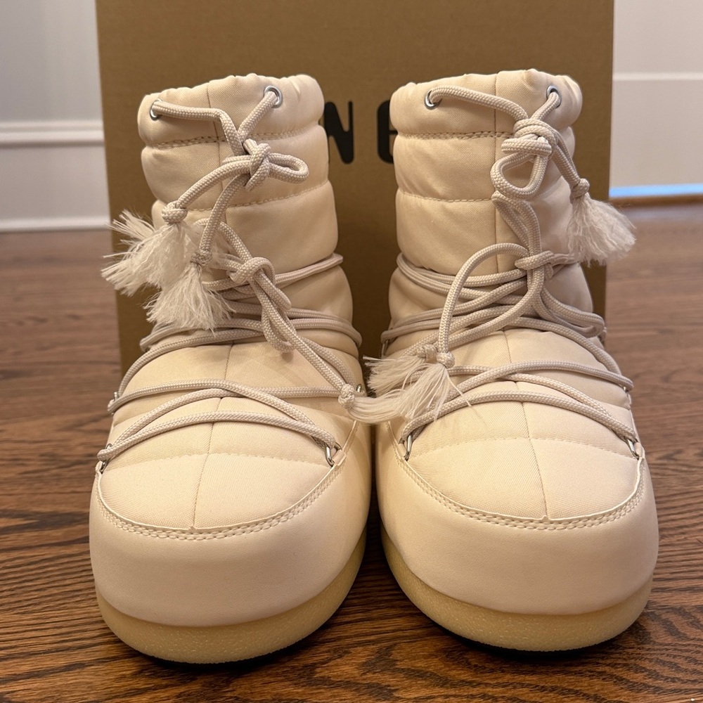 Brand New with Box Moon Boots Cream Short EU 41/42 - Picture 5 of 8